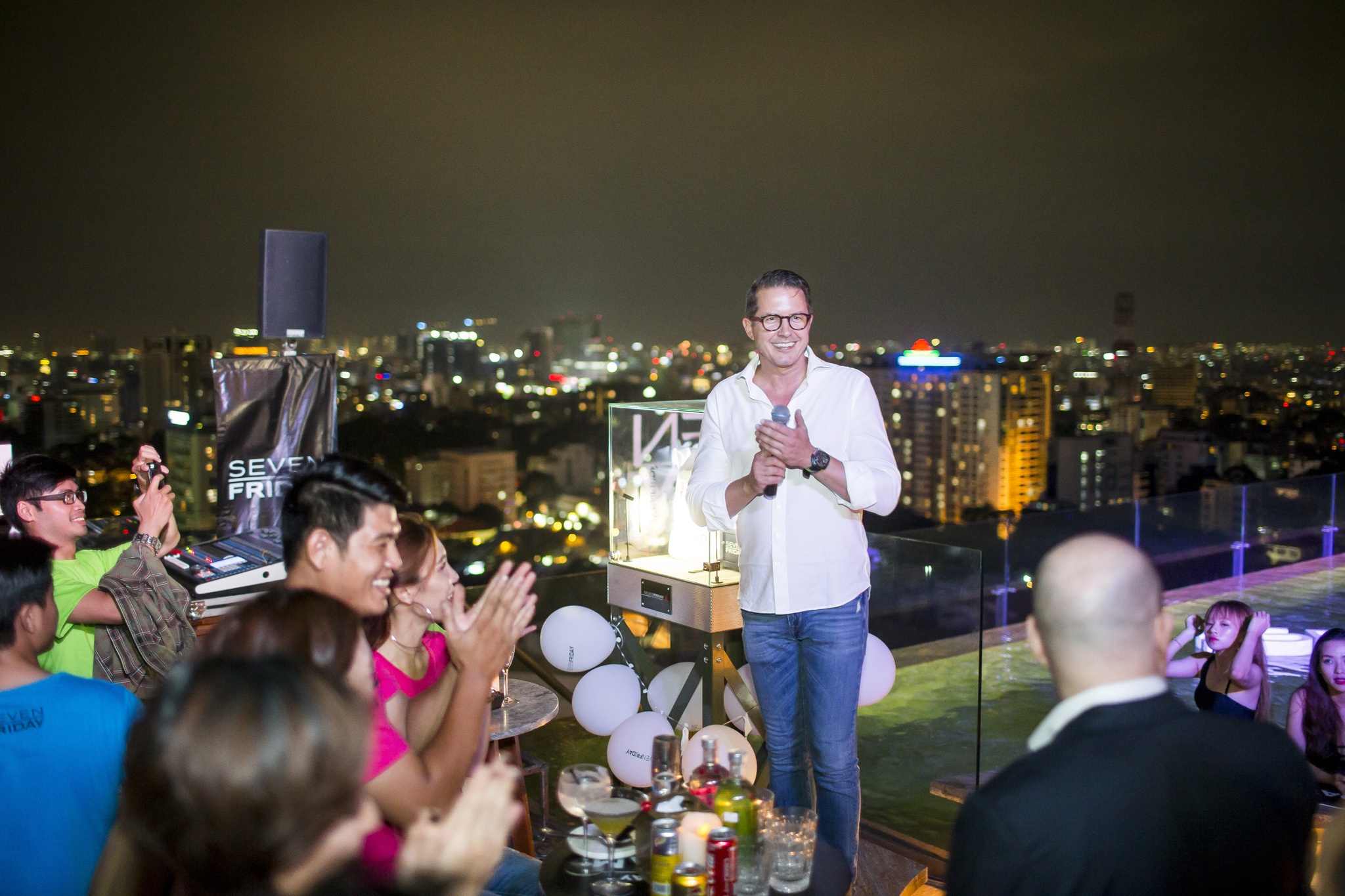 SevenFriday ảnh 1 SevenFriday anh 1