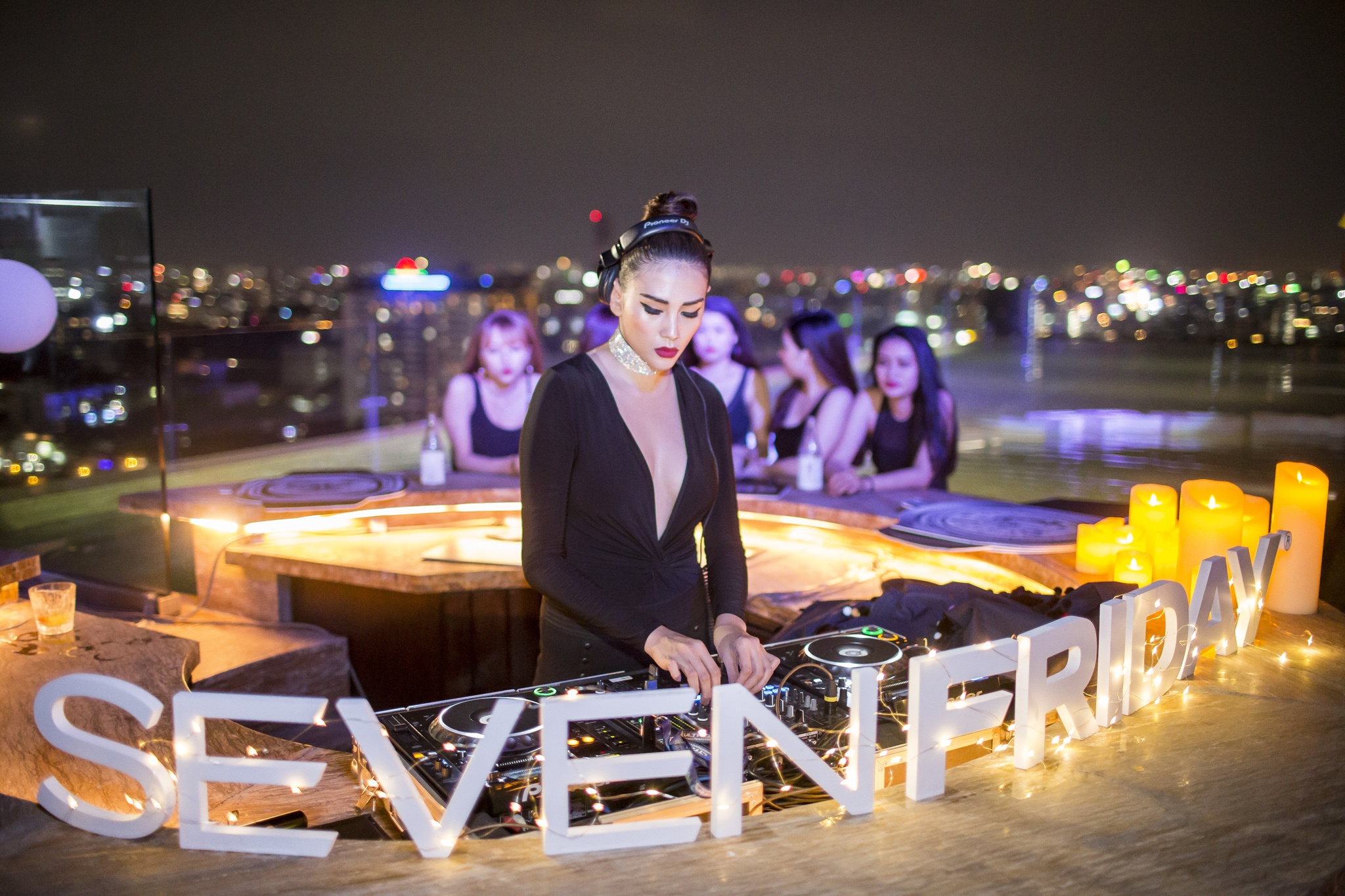 SevenFriday ảnh 2 SevenFriday anh 2