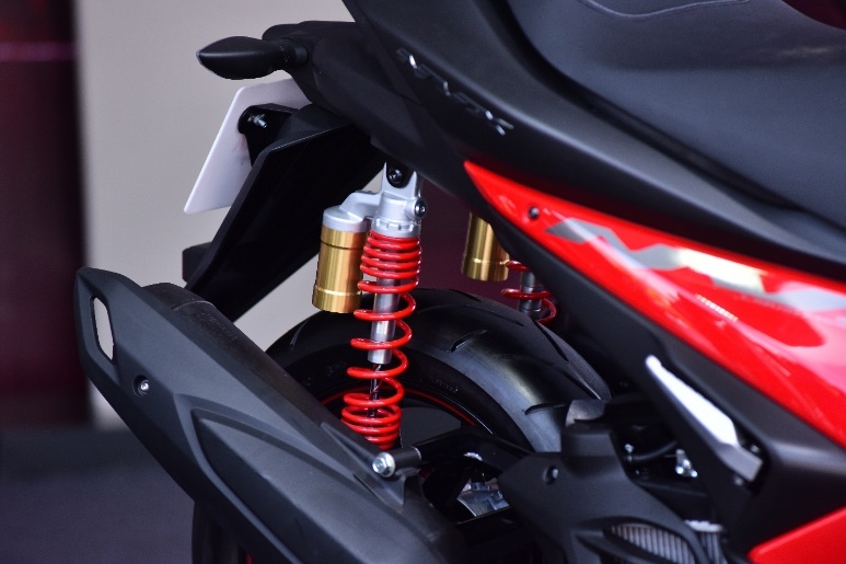 Yamaha gioi thieu NVX mau moi, nang cap phuoc dau tai Can Tho hinh anh