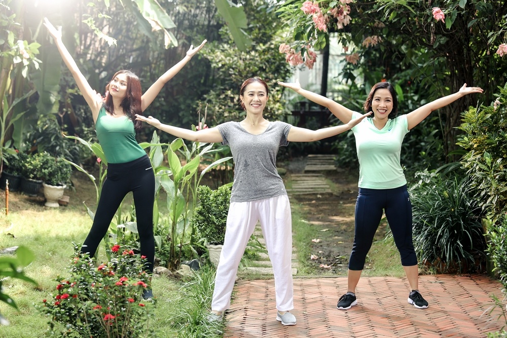 My Linh bat ngo ket hop cung Thanh Hang anh 3