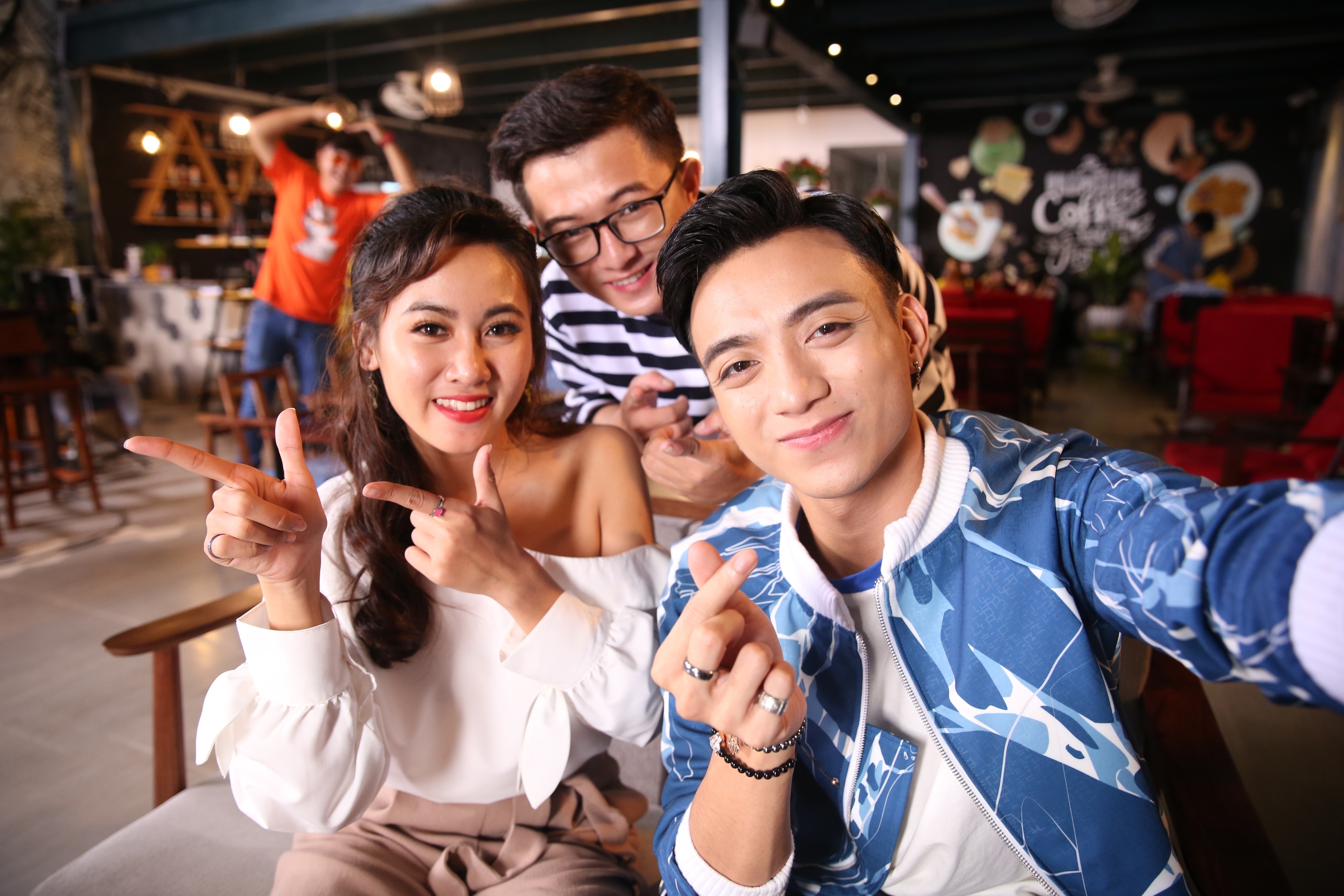 dùng thử tính năng selfie mới trên Galaxy J7 Pro ảnh 4 dung thu tinh nang selfie moi tren Galaxy J7 Pro anh 4