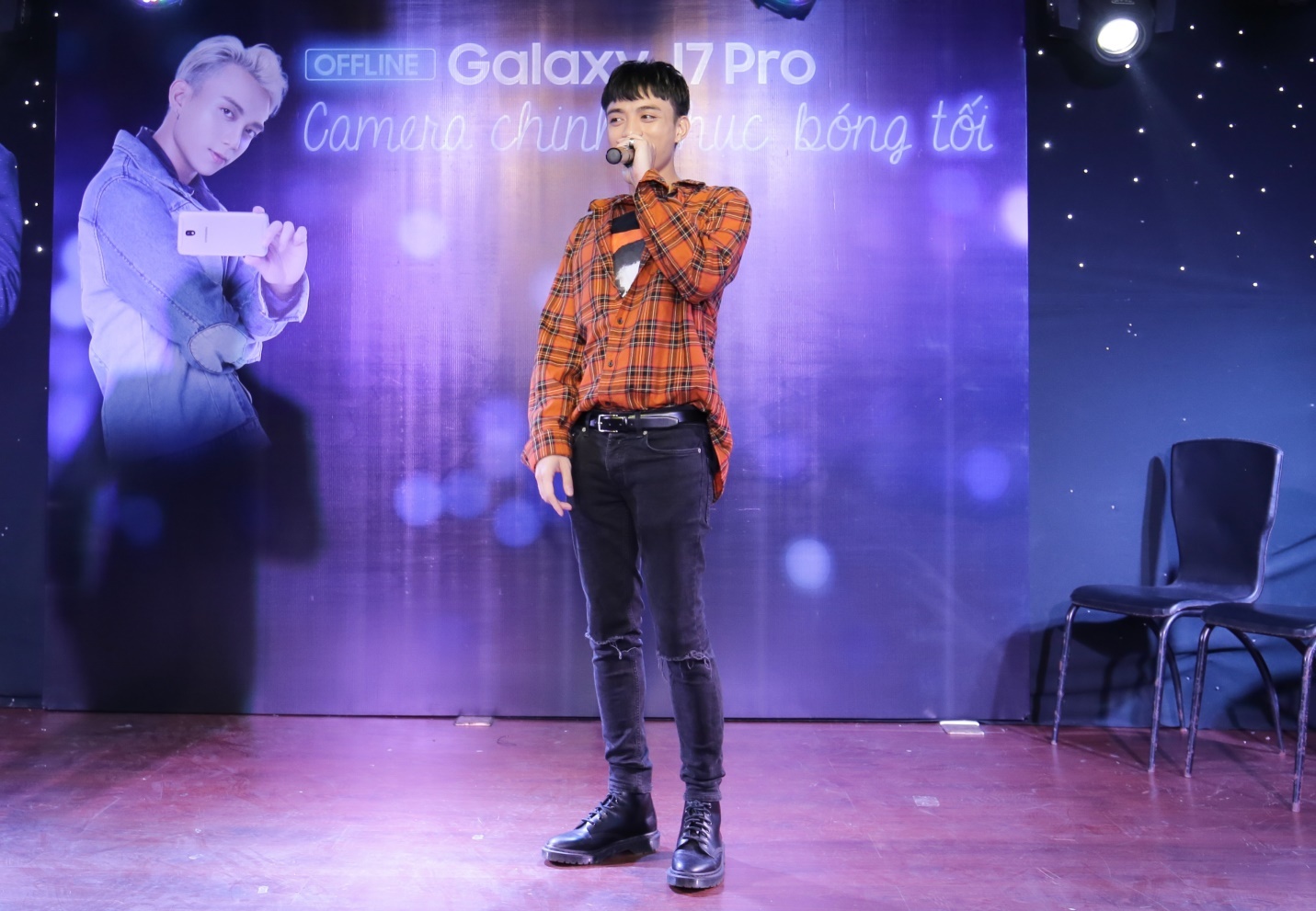 Samsung Galaxy J7 Pro anh 1