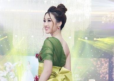 Hoa hau Do My Linh rang ro du le khai truong Queen Plaza Luxury hinh anh