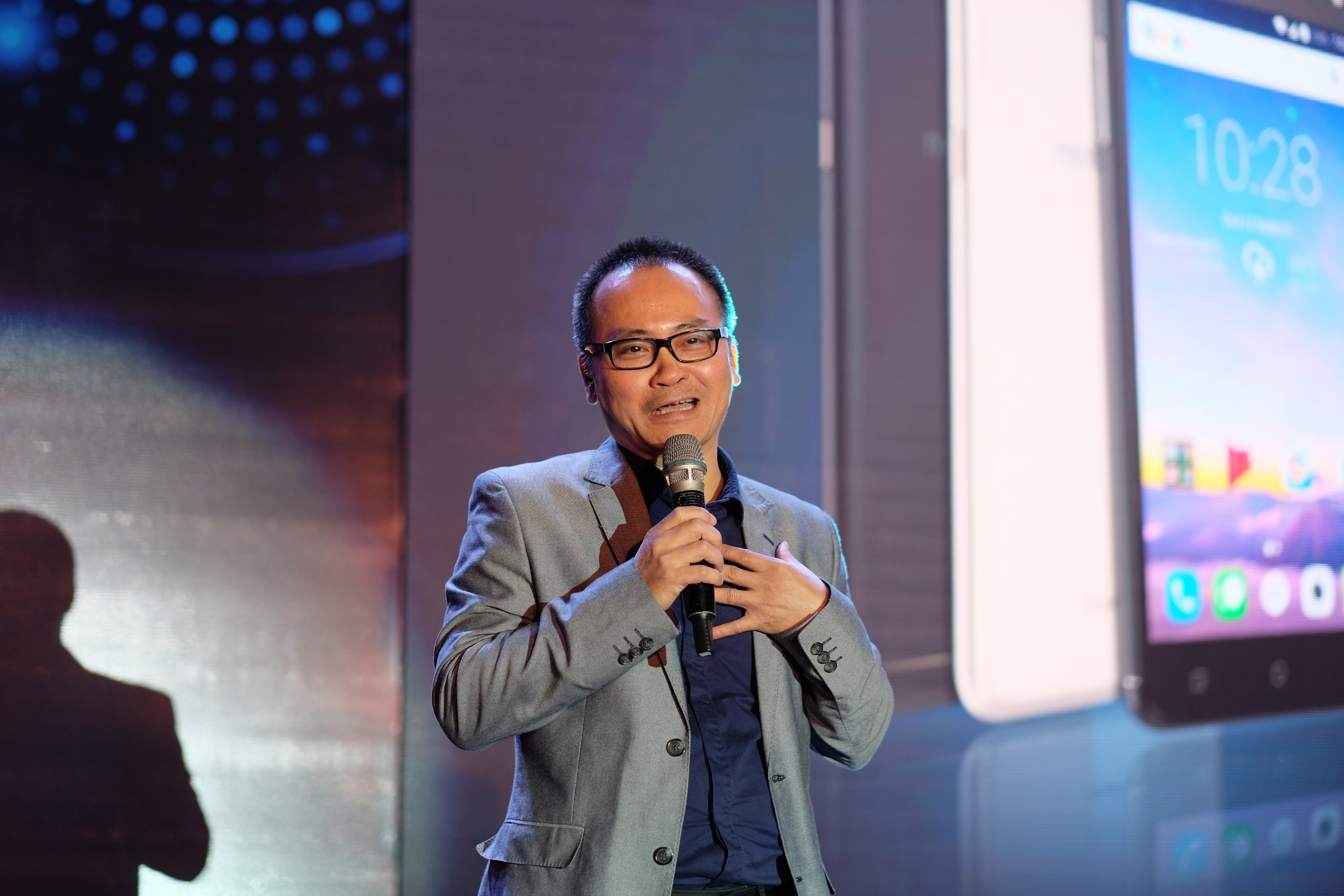 Mobiistar khong dung mac thuong hieu Viet anh 1