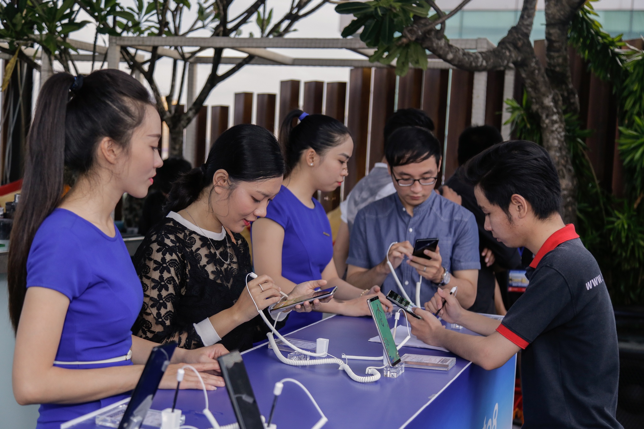 Note 8 co luong dat hang cao gap 2, 5 lan Note 7 anh 1