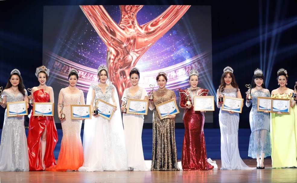 Nữ doanh nhân Sắc - Tâm - Tài ảnh 2 Nu doanh nhan Sac - Tam - Tai anh 2