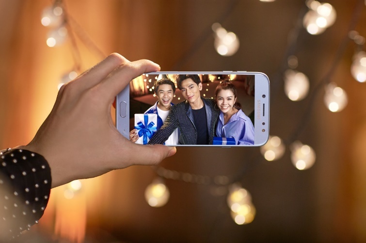 hoc cach selfie hut like cua Min,  Isaac,  Soobin anh 4