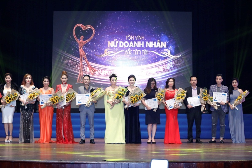 Nữ doanh nhân Sắc - Tâm - Tài ảnh 5 Nu doanh nhan Sac - Tam - Tai anh 5