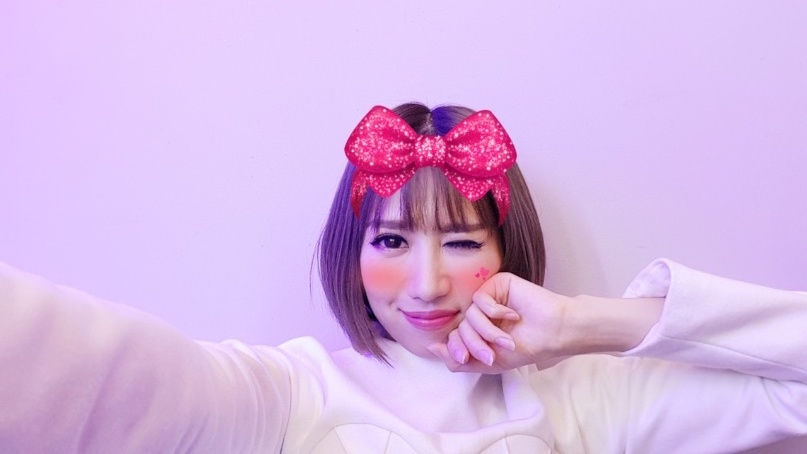 hoc cach selfie hut like cua Min,  Isaac,  Soobin anh 7