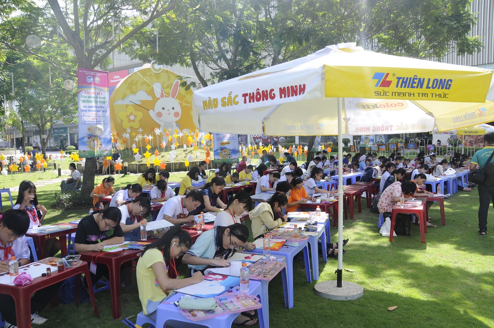 thieu nhi TP.HCM tranh tai ve tranh anh 1