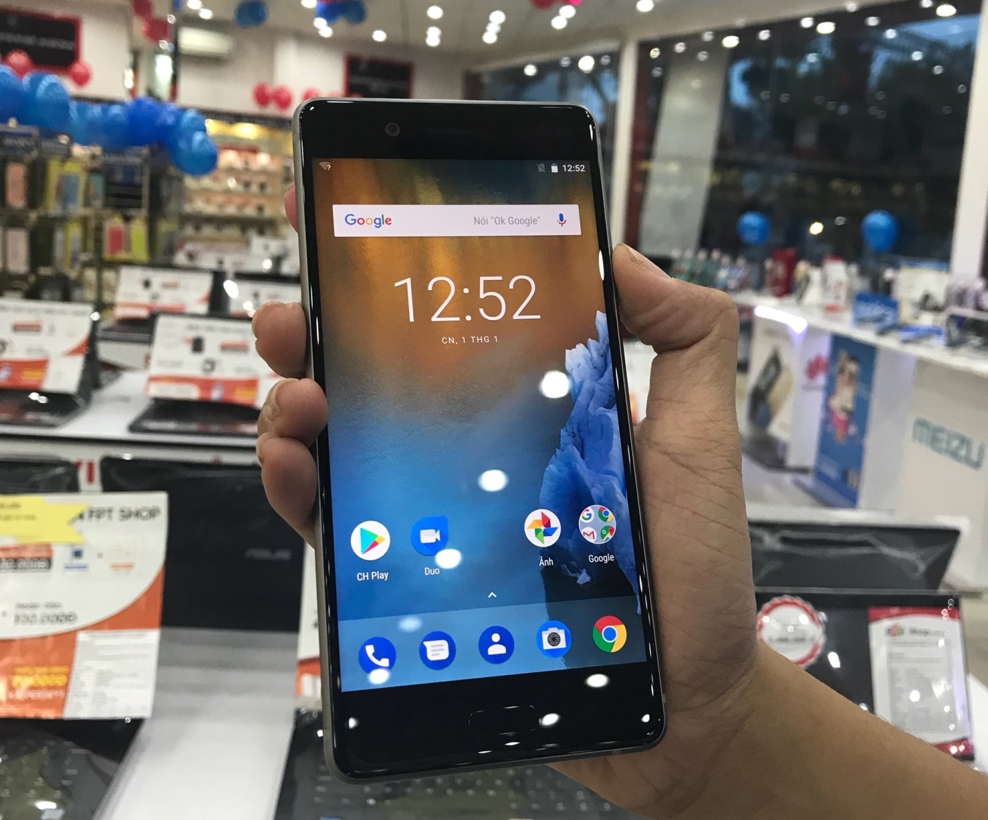 FPT Shop se len ke Nokia 8 voi gia tu 10,99 trieu dong hinh anh
