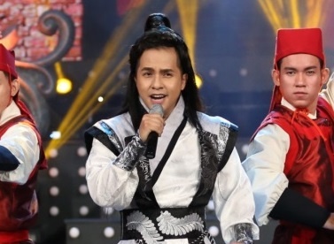 Dao quanh chau A voi dem dien 'Buoc chan hai the he' so 20 hinh anh