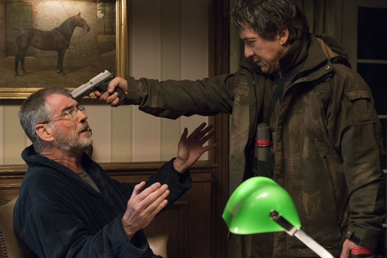 'The Foreigner': Man dau tri gay can cua Thanh Long va cuu James Bond hinh anh