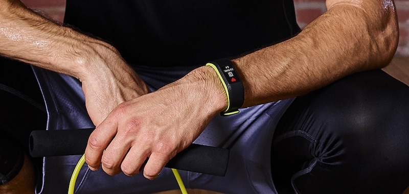 Vivosport - vong deo tay thong minh co GPS nhe duoi 25 gr hinh anh