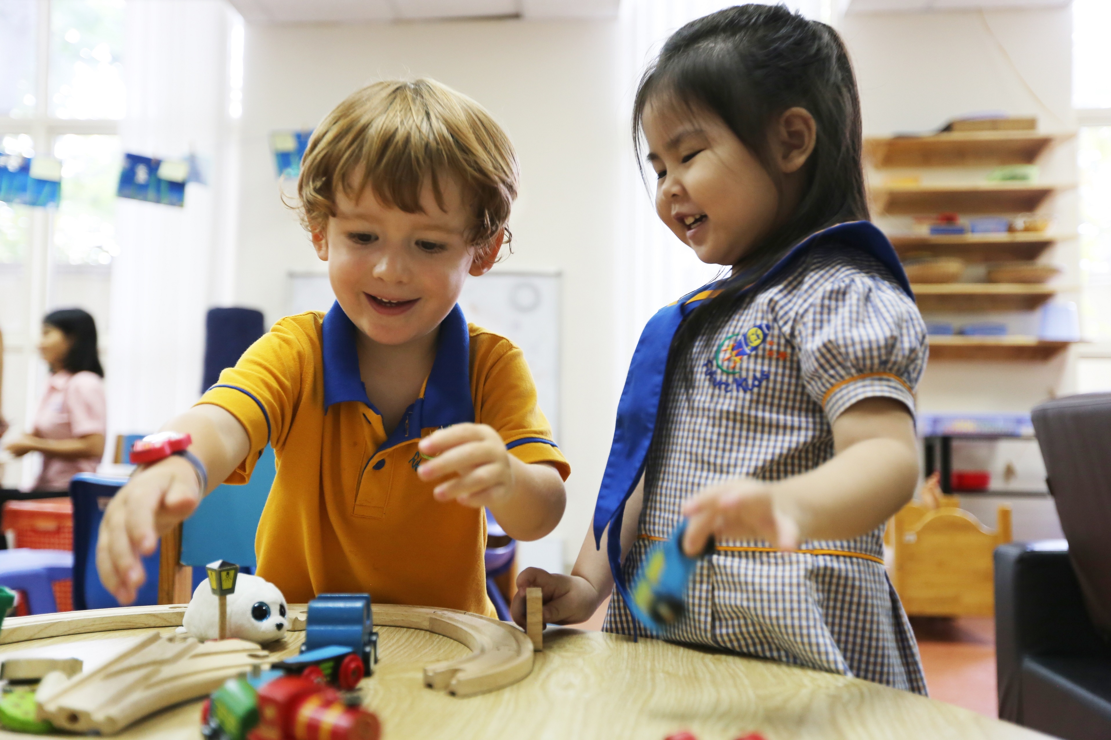 Mot ngay tai truong mam non dao tao theo chuan Anh quoc hinh anh