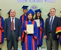 Hoa trang nguyen - giai thuong tim kiem nhan tai cho dat nuoc hinh anh