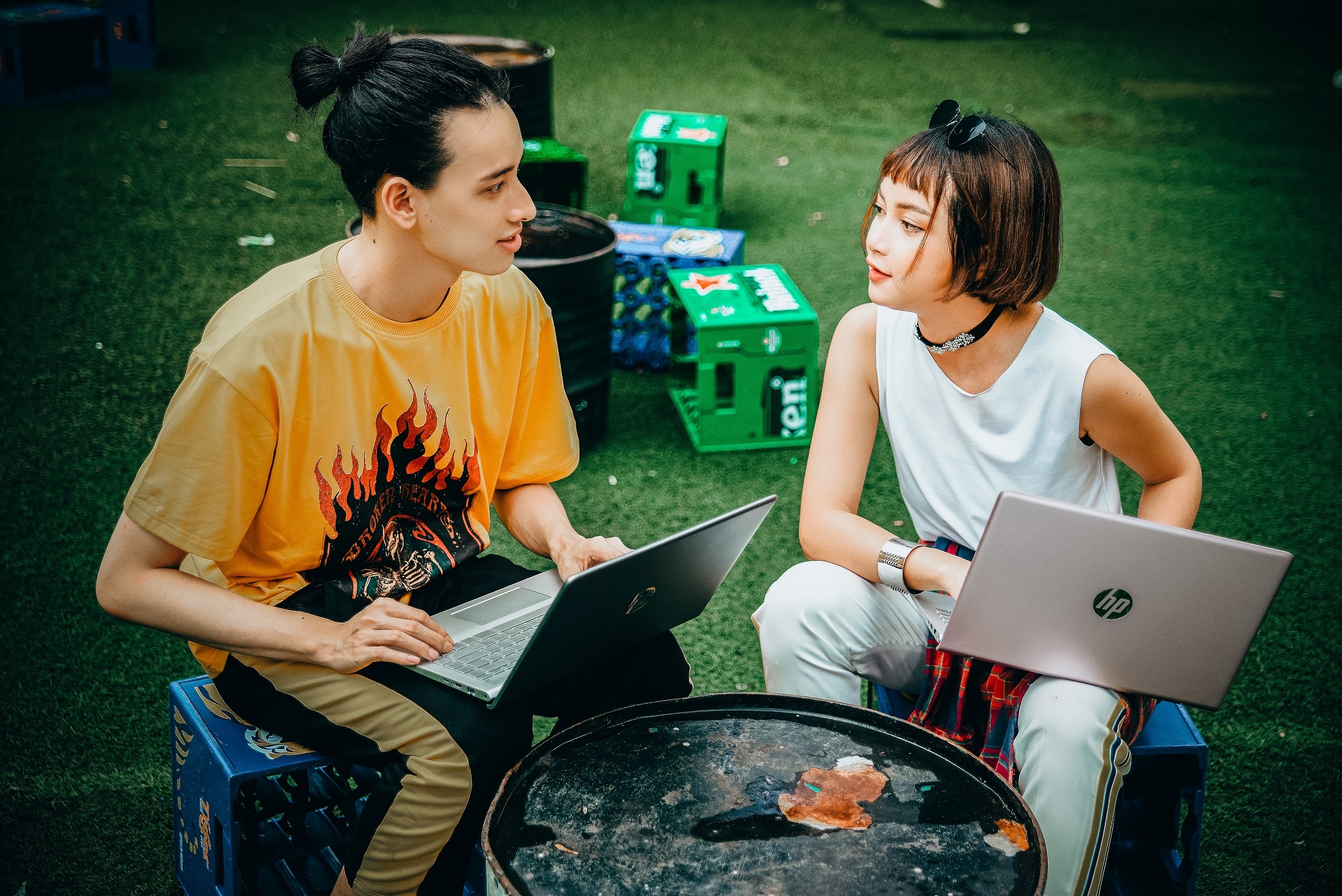 Xu huong chon laptop cua gioi tre hinh anh