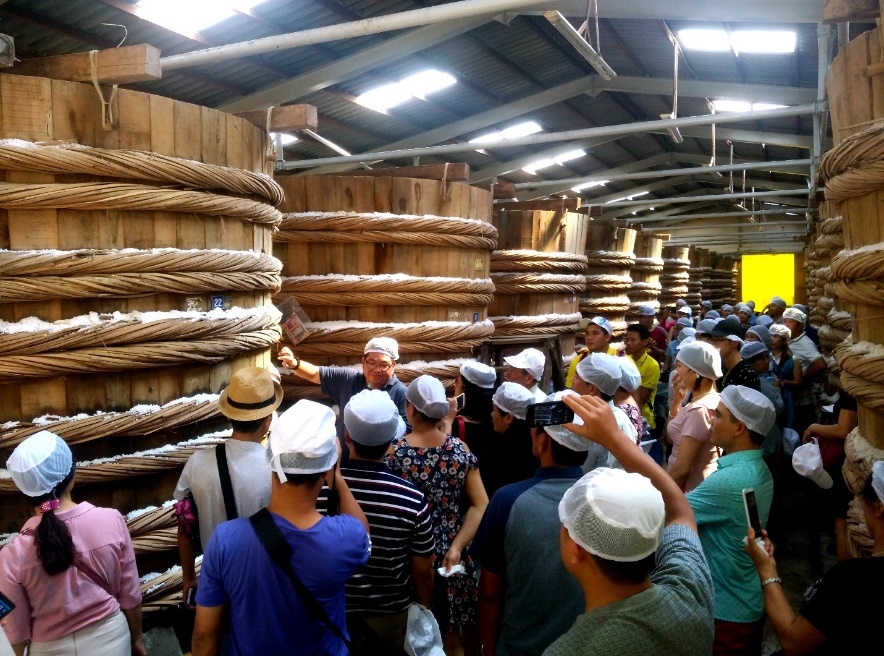 ghé thăm nhà thùng nước mắm tại Phú Quốc ảnh 1 ghe tham nha thung nuoc mam tai Phu Quoc anh 1