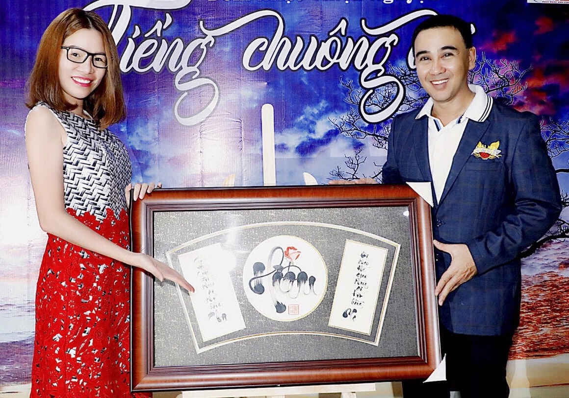 Dau gia thanh cong buc tranh 110 trieu dong gop quy tu thien hinh anh