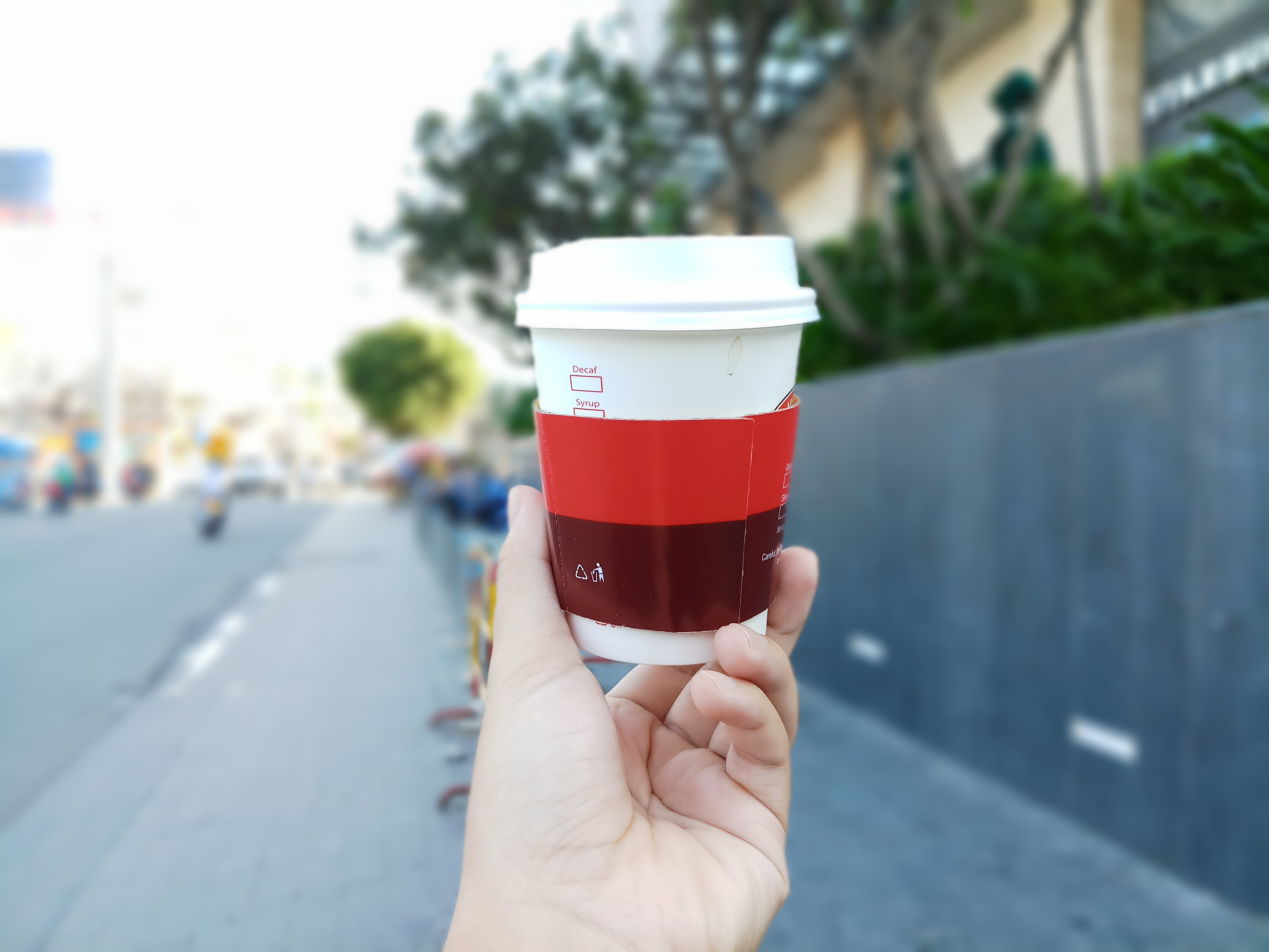 Samsung Galaxy J7+ anh 6