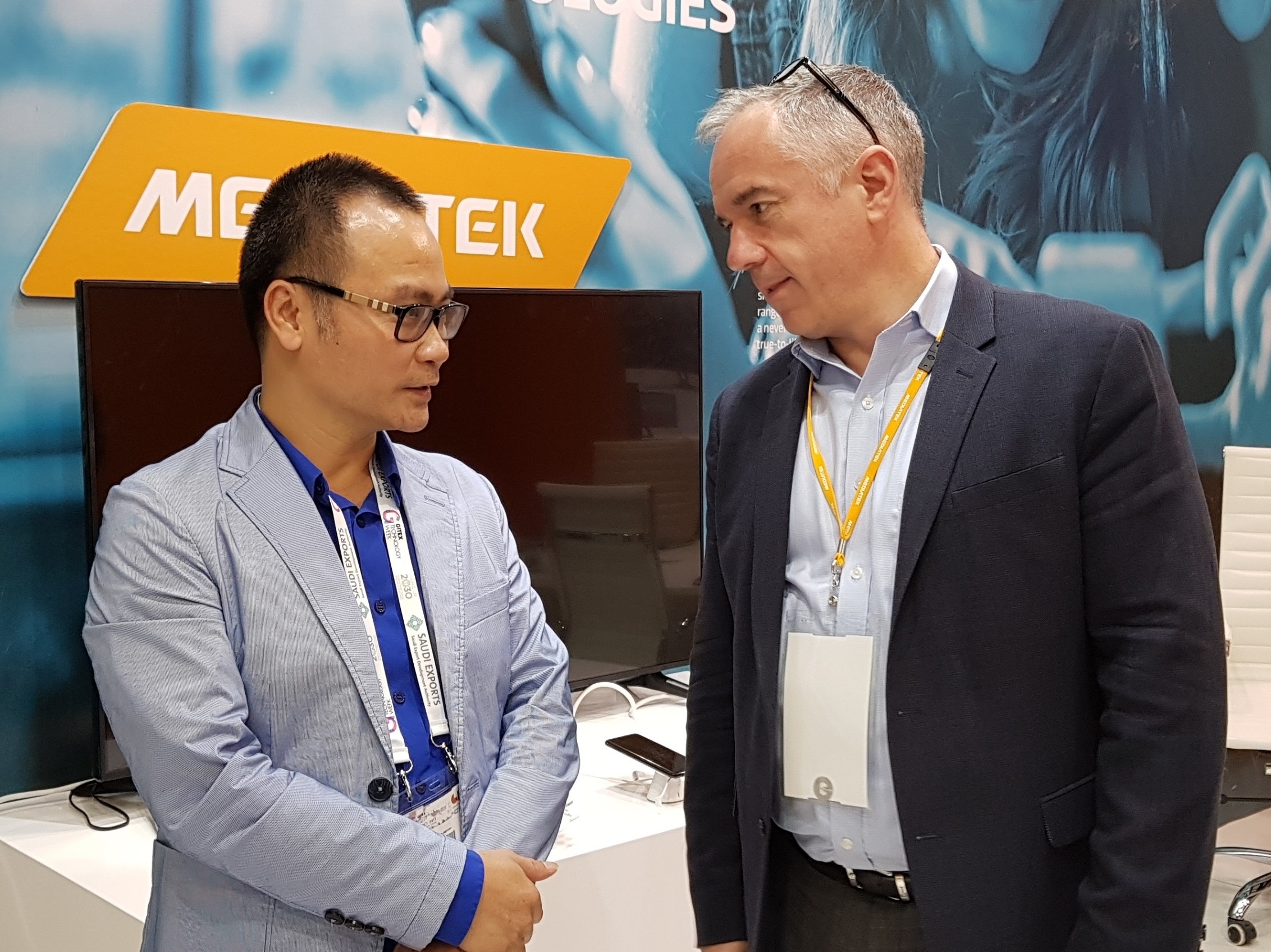 Mobiistar ban dien thoai tai Dubai vao nam sau hinh anh