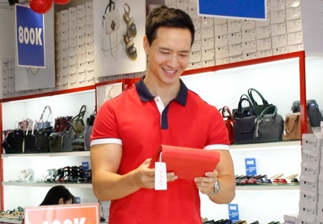 Kim Ly, Phan Anh mua giay chieu long nguoi thuong hinh anh