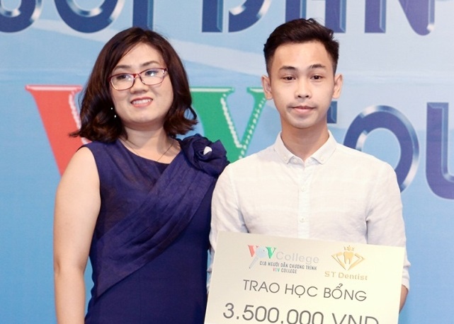 Nha khoa tham my ST Dentist ho tro hoc sinh ngheo hieu hoc hinh anh