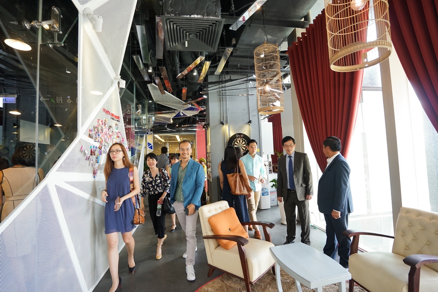 Startup Viet ket noi ngan hang Singapore ho tro DN cong nghe tai chinh hinh anh