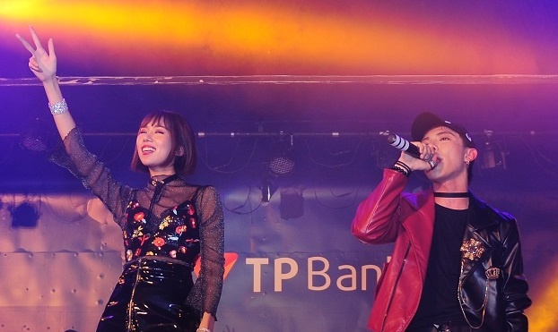 Min, Erik, Tien Tien, Lou Hoang hoi ngo trong dem nhac ‘Dem trang’ hinh anh