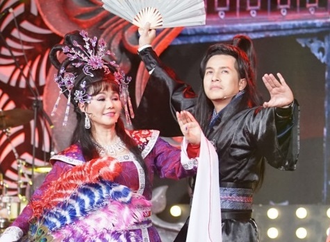 Nghe si Ngoc Huyen lan dau bieu dien tai 'Buoc chan hai the he 21' hinh anh