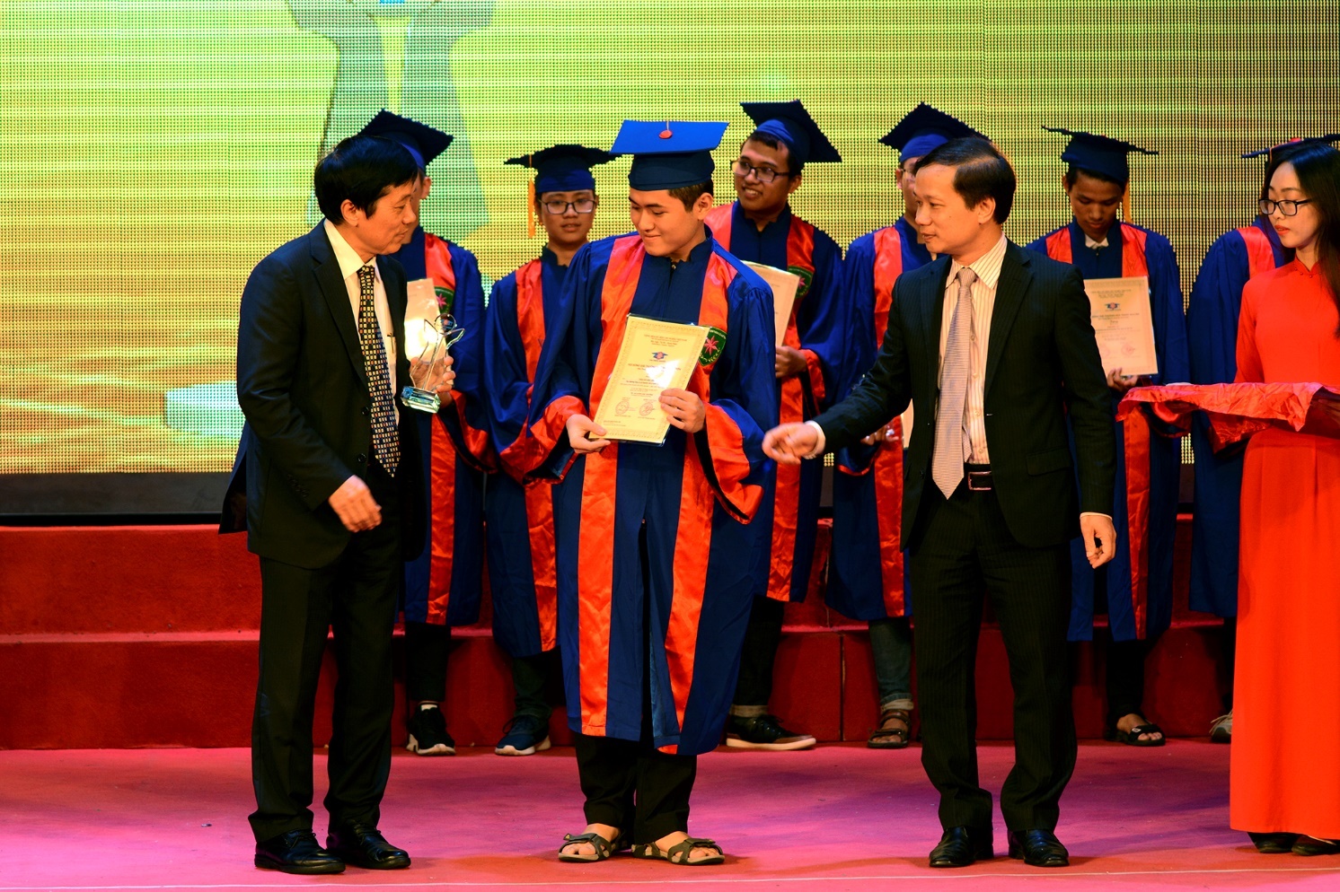 Tập đoàn Tân Tạo ảnh 1 Tap doan Tan Tao anh 1