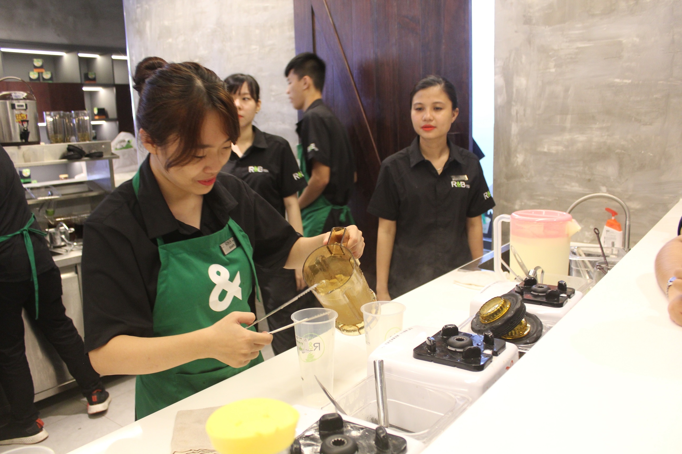 tra sua R&B Tea anh 6