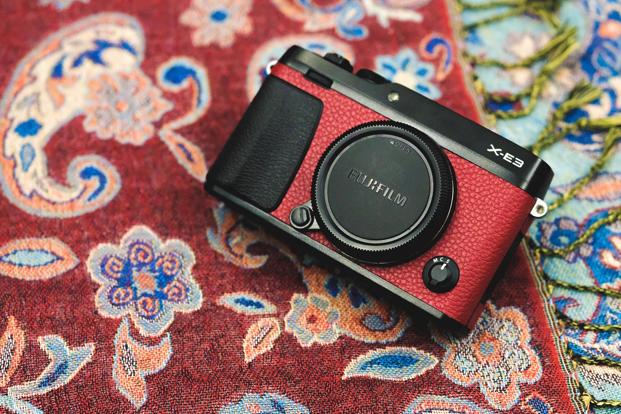Fujifilm X-E3 ket hop giua hien dai va hoai co anh 1