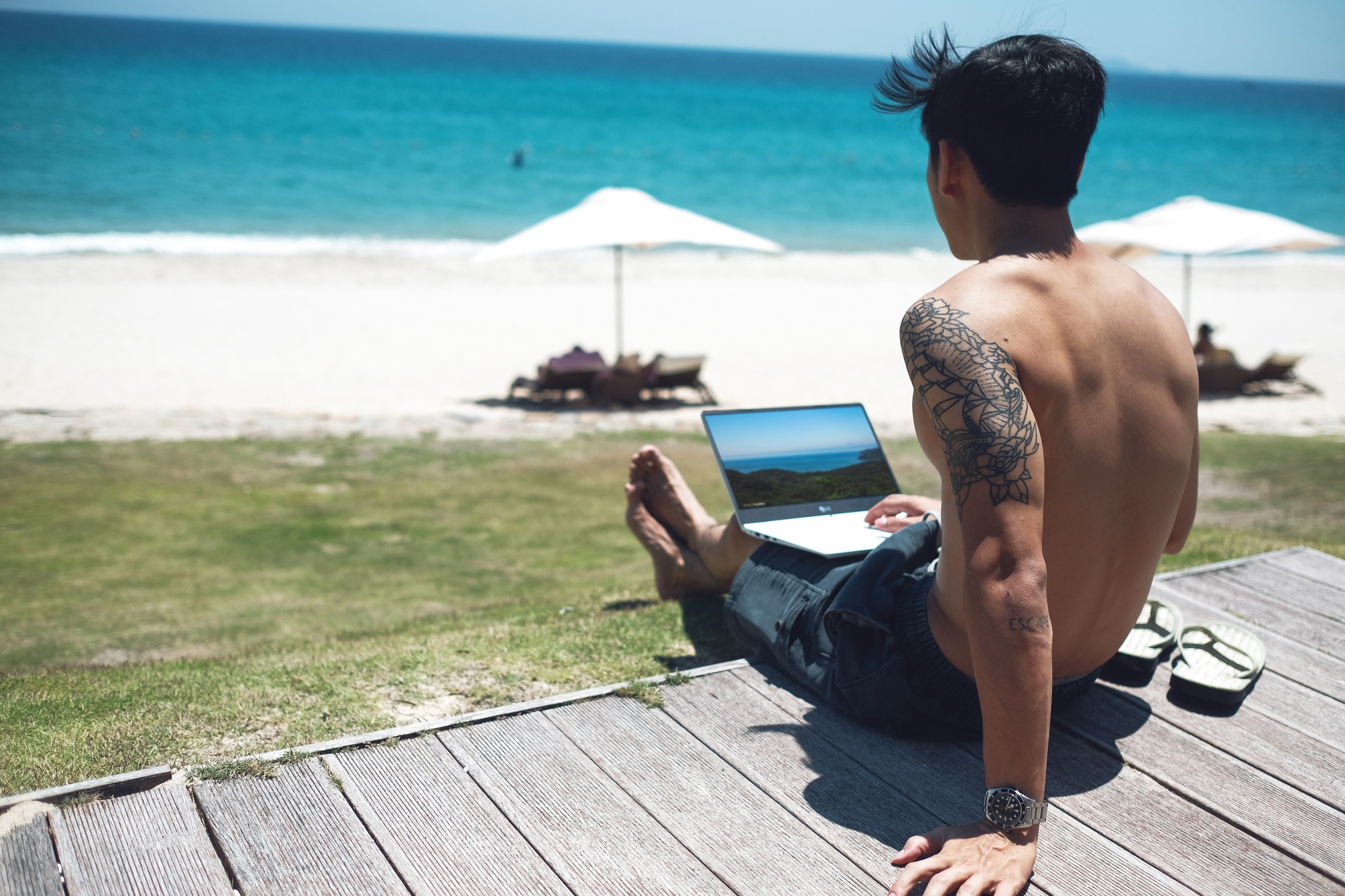 laptop gon nhe cho nguoi tre me xe dich anh 5