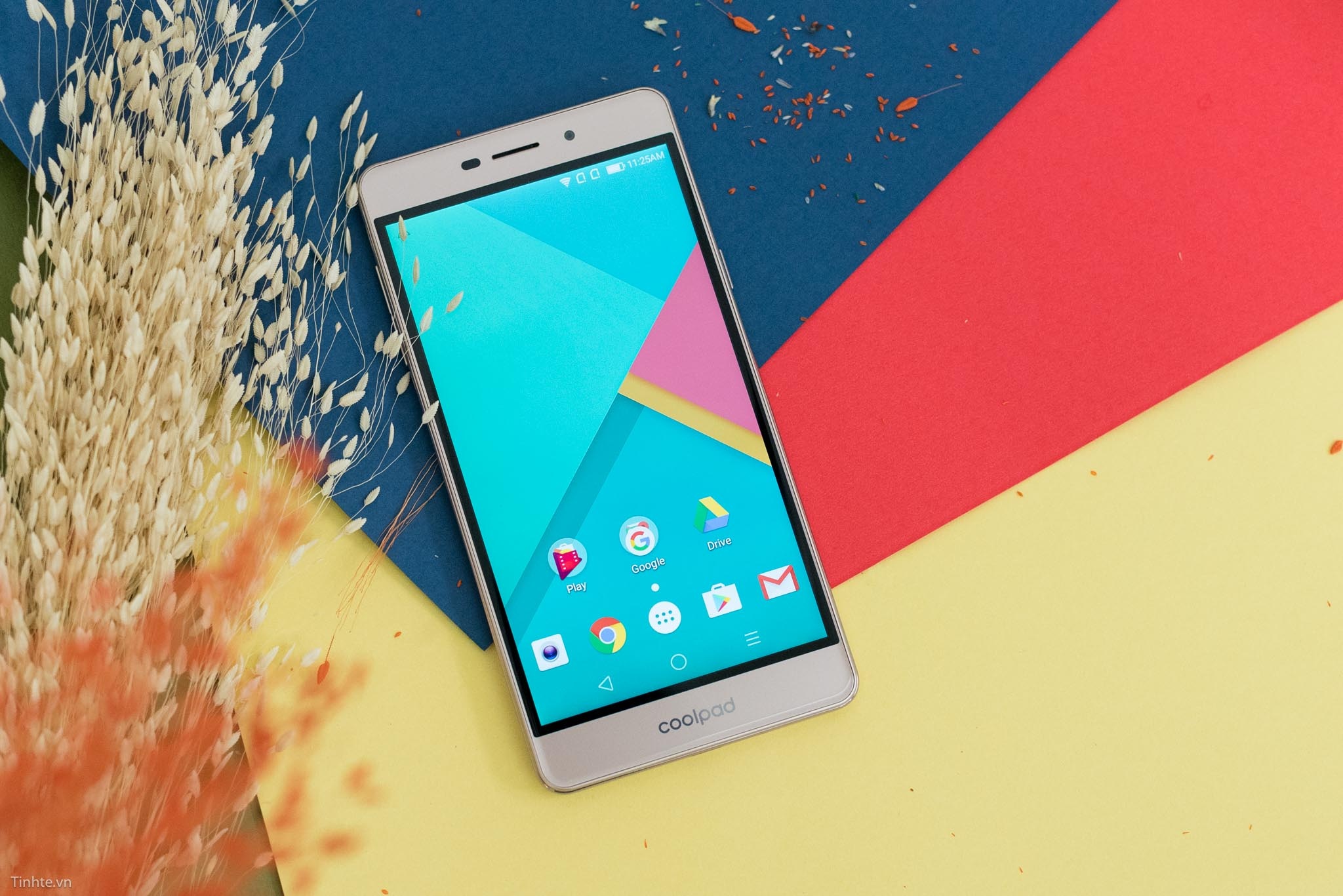 5 goi y smartphone dang mua trong tam gia 3 trieu dong hinh anh