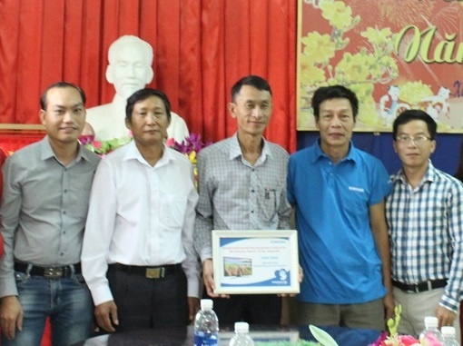 Cong ty Dien tu Samsung chung tay khac phuc hau qua bao lu hinh anh