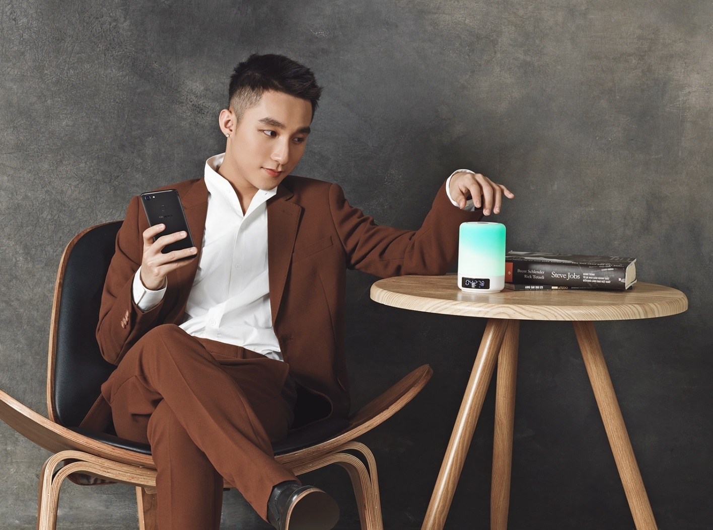 Oppo tang loa cho khach hang dat truoc F5 hinh anh