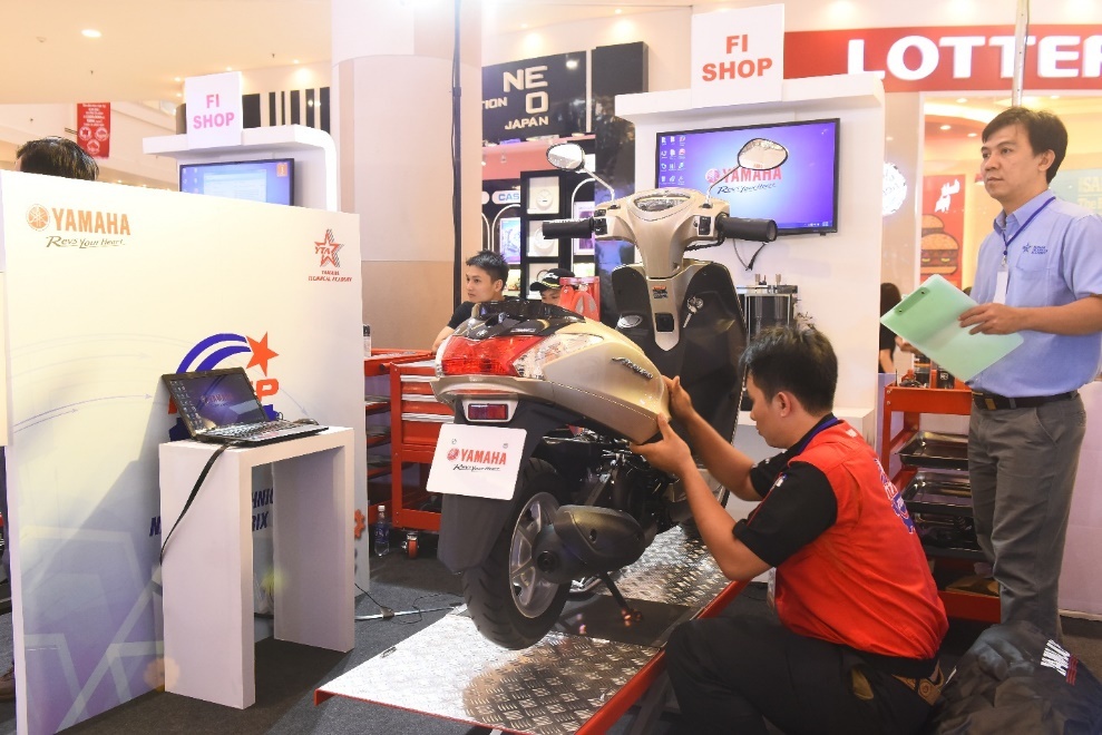 kỹ thuật viên Yamaha tranh tài ảnh 1 ky thuat vien Yamaha tranh tai anh 1