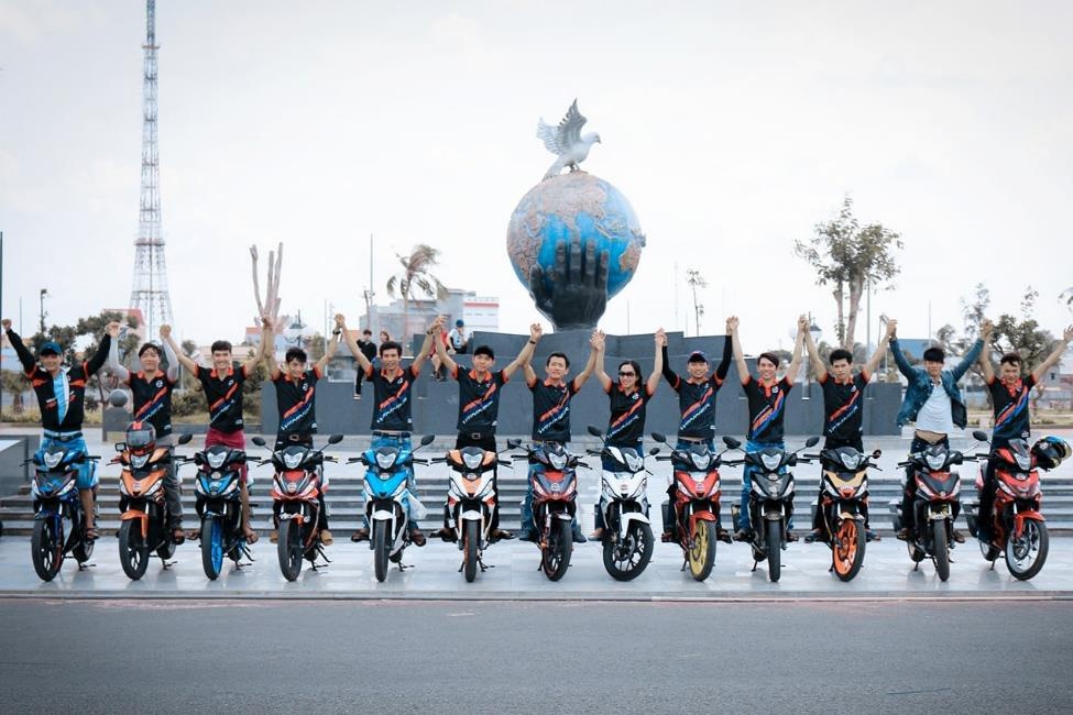 thi anh chup voi Honda Winner anh 8