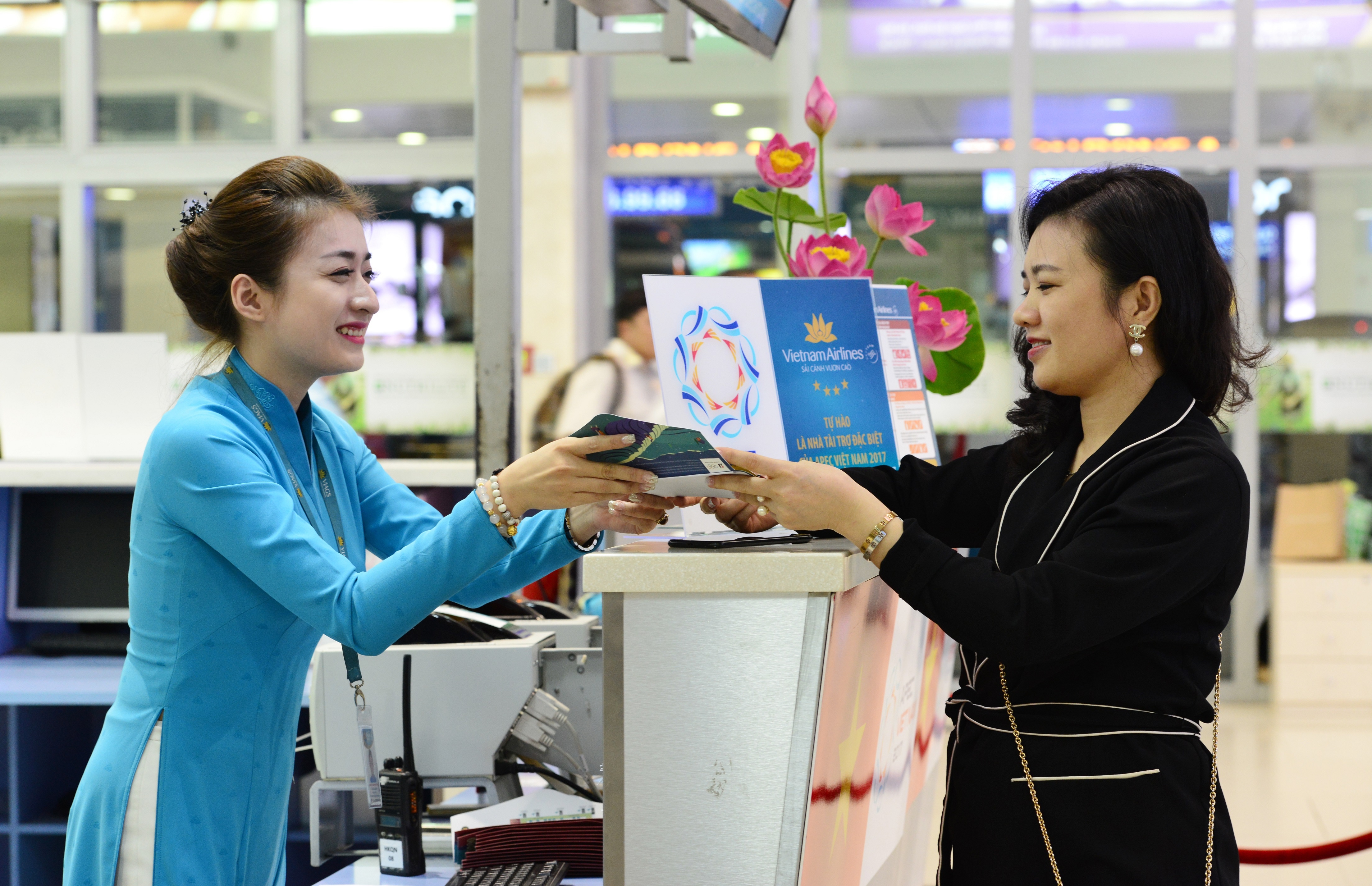 Vietnam Airlines anh 8