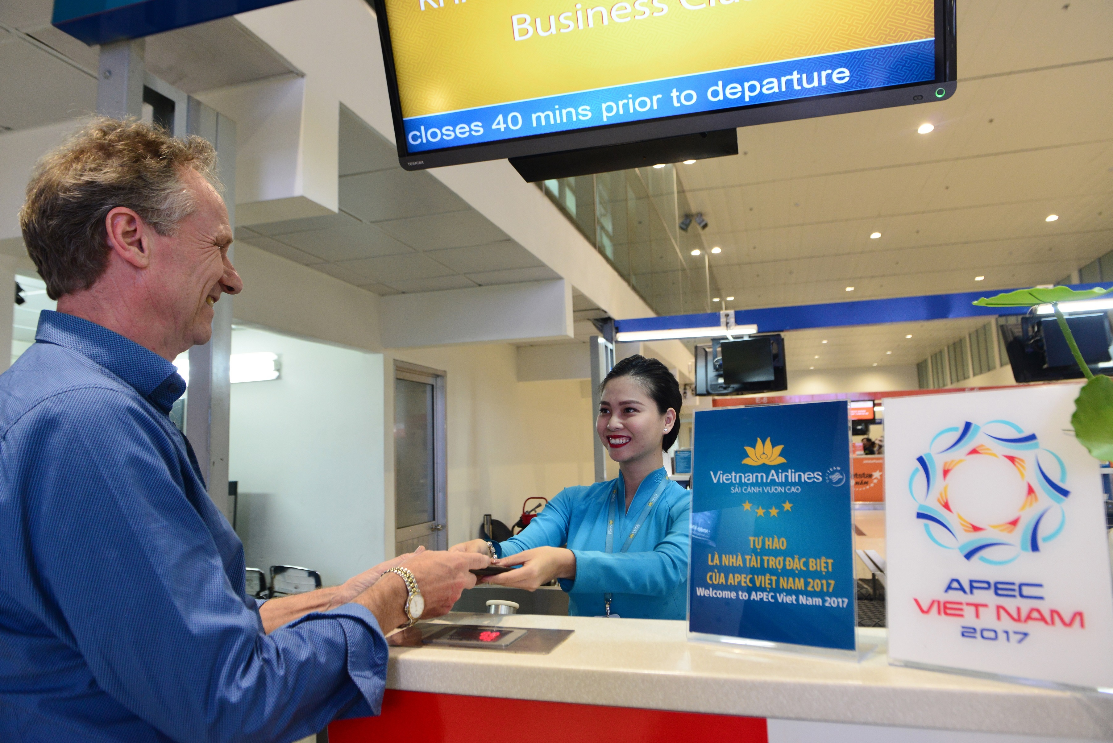 Vietnam Airlines anh 9