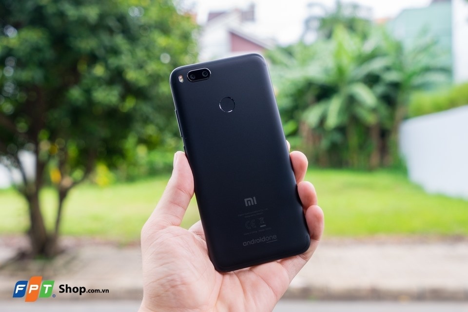 Mua Xiaomi Mi A1 gia tu 599.000 dong tai FPT Shop hinh anh