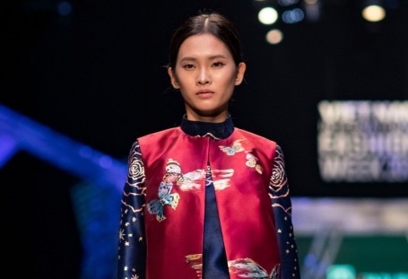 Nao long voi nhung nang tho xinh dep trong BST ‘Spring’ 2018 hinh anh