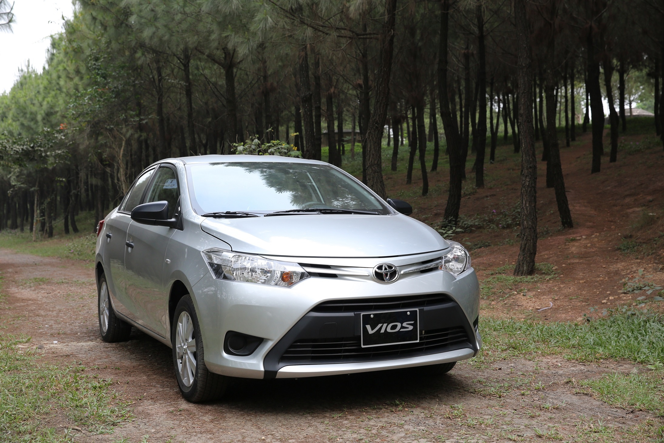 Toyota giam 24-58 trieu dong cho 3 mau xe Vios, Innova va Altis hinh anh