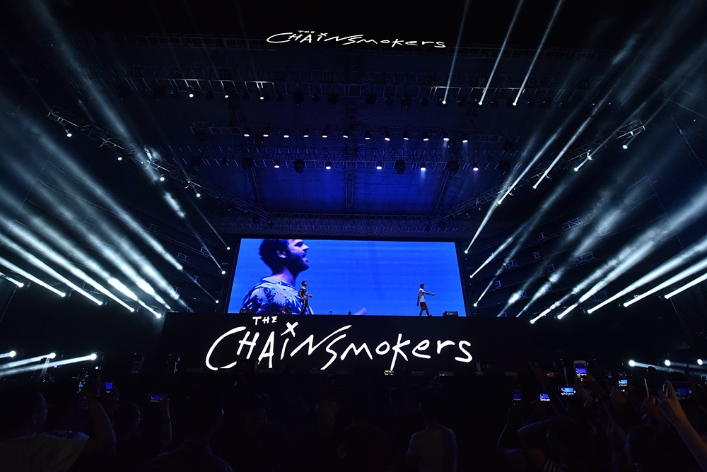 nghe si quoc te tung duoc moi ve VN anh 1