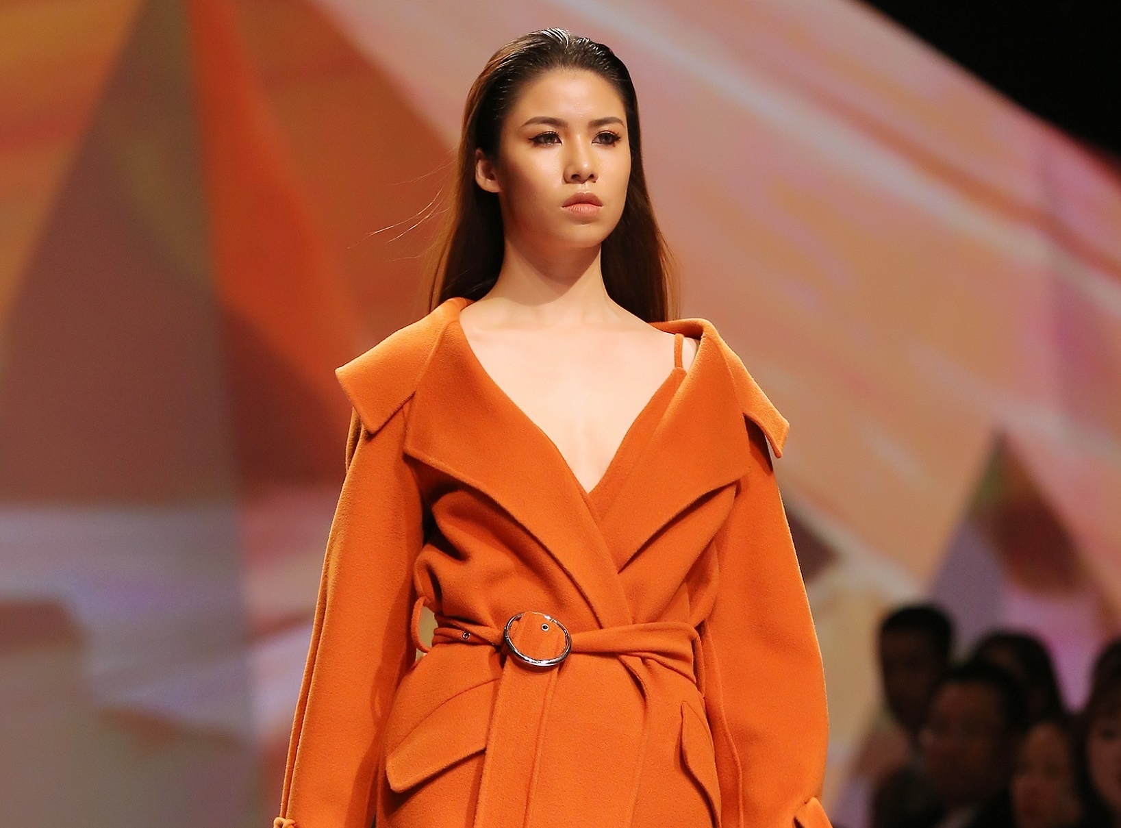 BST thoi trang thanh lich ma quyen ru hinh anh