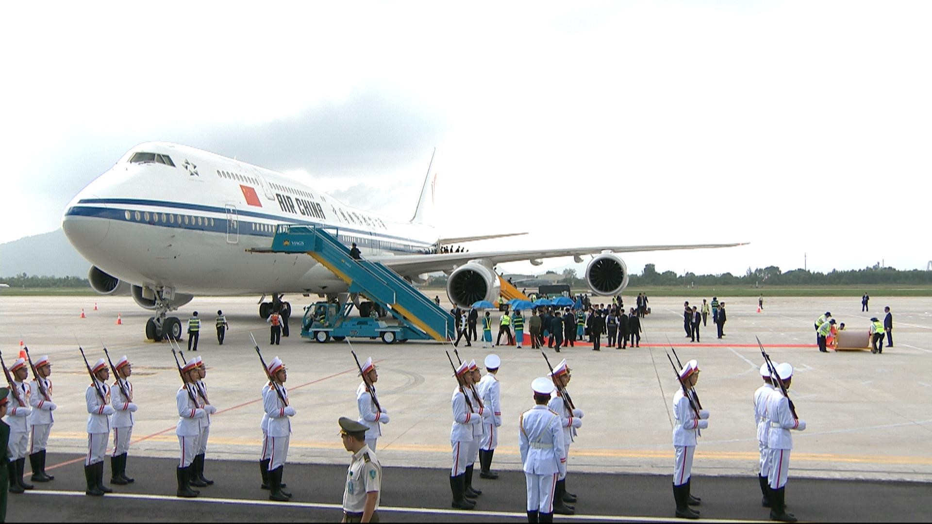 Bao nhieu chuyen bay cua nguyen thu cac nuoc da den VN trong APEC? hinh anh