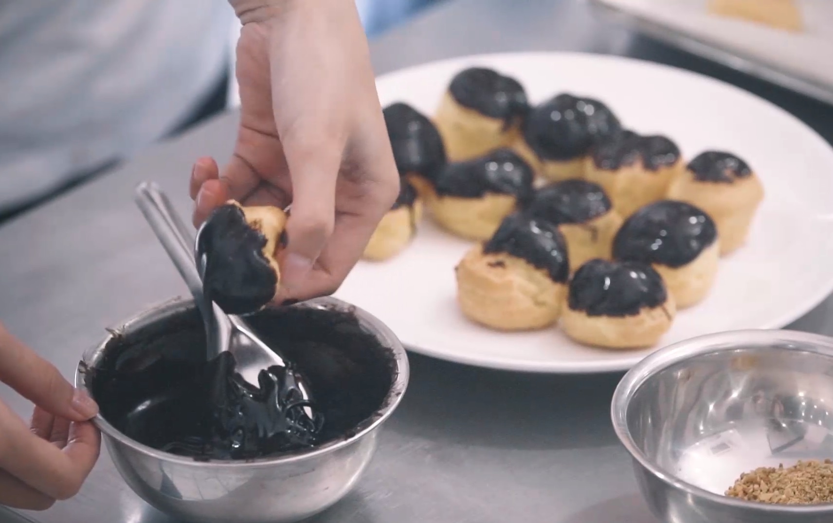 Video - Hoc am thuc tai truong CHM hinh anh