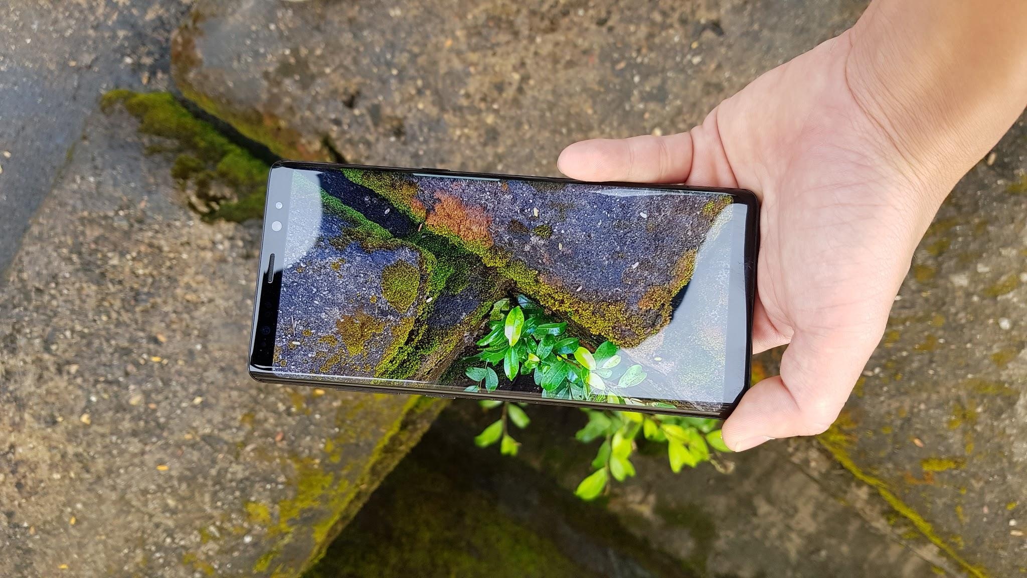Bo anh vo cuc chup bang Samsung Galaxy Note 8 hinh anh
