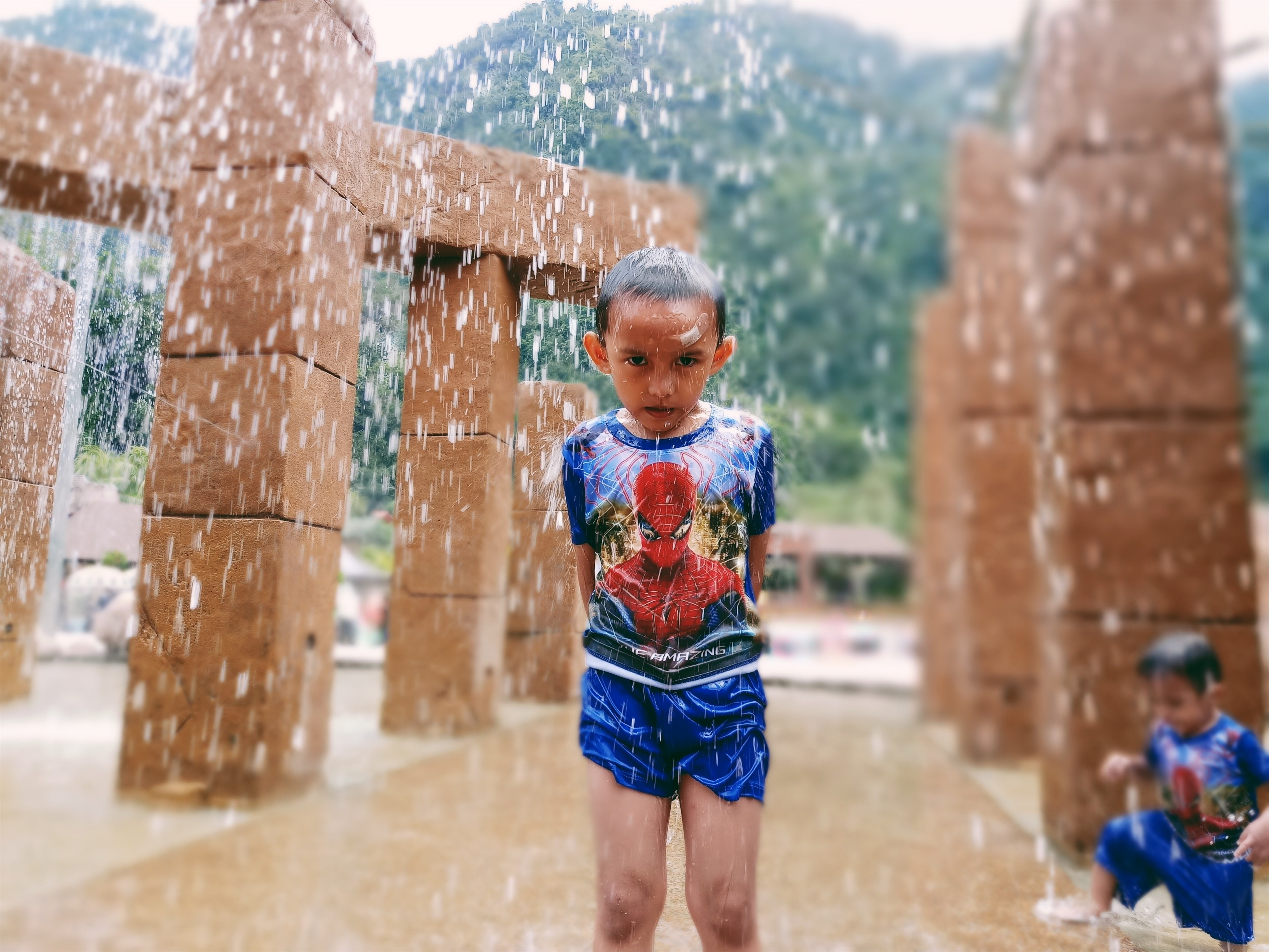 Loat anh da mau sac qua ong kinh Galaxy J7+ hinh anh